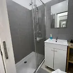 Antique M1 R1 - Amazing Double With Shared Bathroom In Marques Pombal Gæstehus 3*
