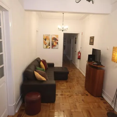 Penzion Antique M1 R1 - Amazing Double With Shared Bathroom In Marques Pombal