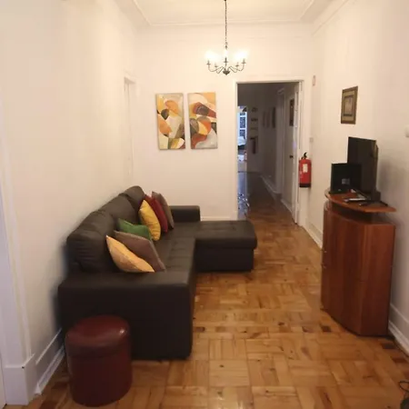 Antique M1 R1 - Amazing Double With Shared Bathroom In Marques Pombal 3* Lissabon